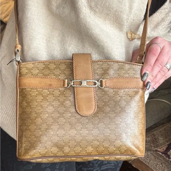 Authentic CELINE Brown macadam coated leather Patterned 3 compartments crossbody - Picture 1 of 16